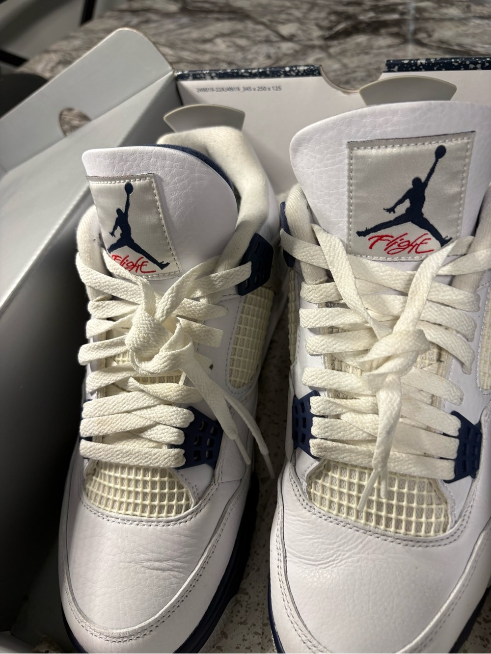 Air Jordan Retro 4 Men’s White and Navy Speckle Sneakers. Size 10 - Picture 3 of 15